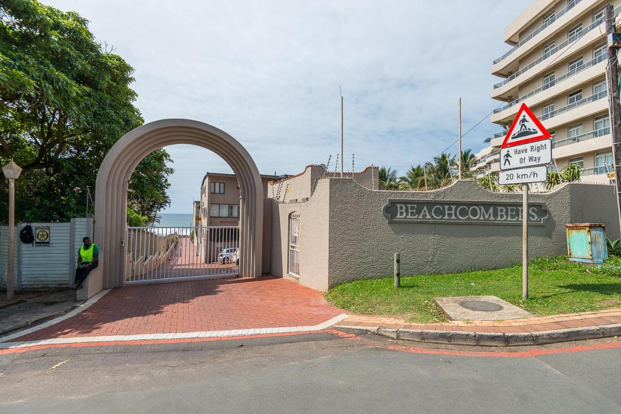 Beachcombers 13 *